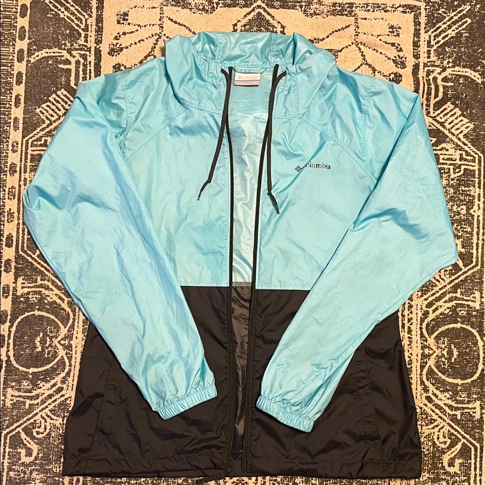 Columbia wind breaker